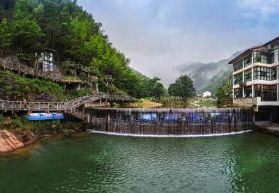 《俯瞰云雾平阳绿色环保水口村》组图8