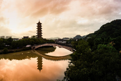 《谢灵运公园塘河美景组图》2