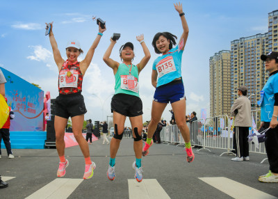 勇夺女子前三名