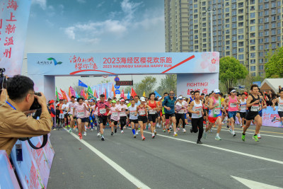 洪水出闸