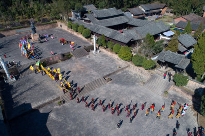 鸟瞰刘基庙祭祖