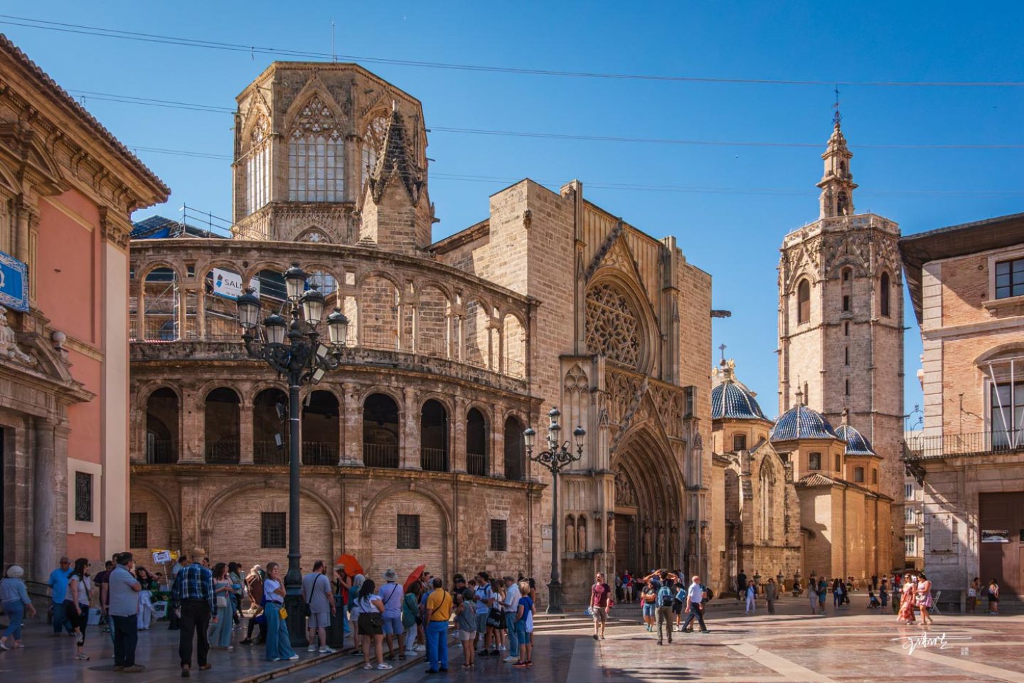 跟我一起骑行，去认识西班牙瓦伦西亚这座古城。