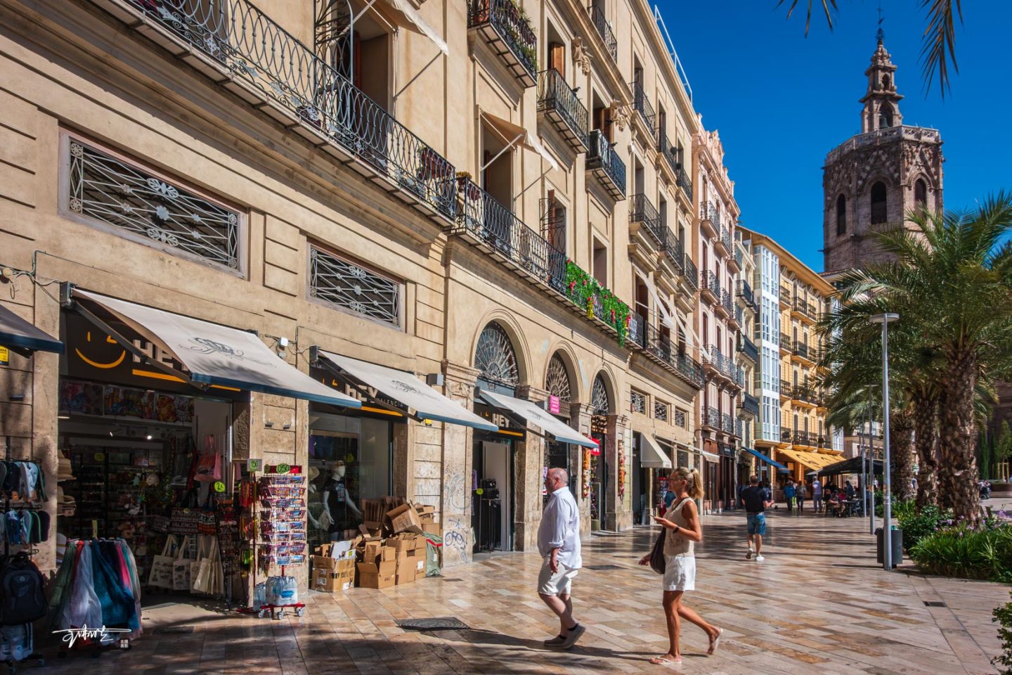 跟我一起骑行，去认识西班牙瓦伦西亚这座古城。