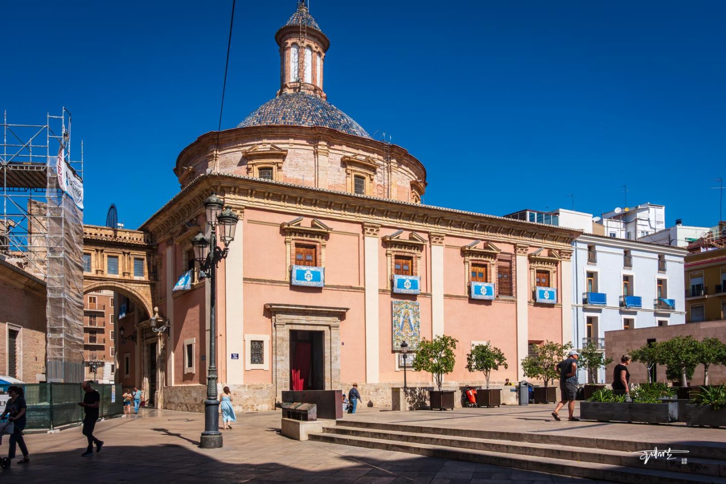 跟我一起骑行，去认识西班牙瓦伦西亚这座古城。