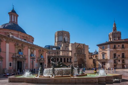 跟我一起骑行，去认识西班牙瓦伦西亚这座古城。