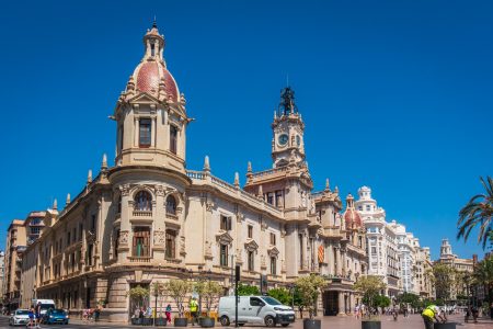 跟我一起骑行，去认识西班牙瓦伦西亚这座古城。