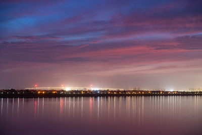 这组风光照片，是接片的形式，拍摄于瓯江口，日出前的场面