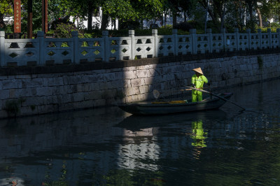 河道保洁丽岙