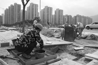 《塘河边的道路建设者》3