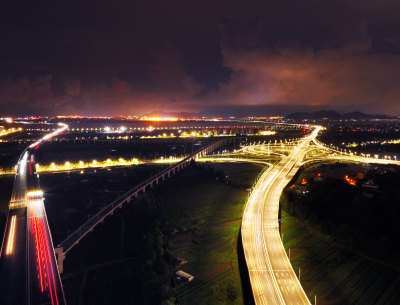 《夜色多么美丽》组照三城市交响乐