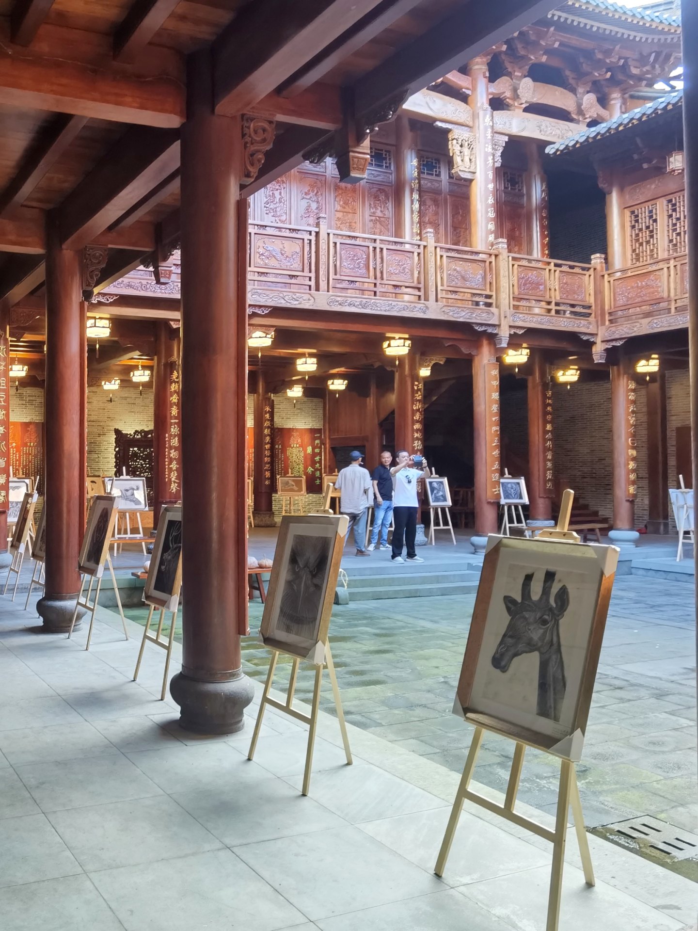 《张亚冬钢笔画展剪影》组照17张