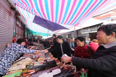 老街上的工具店