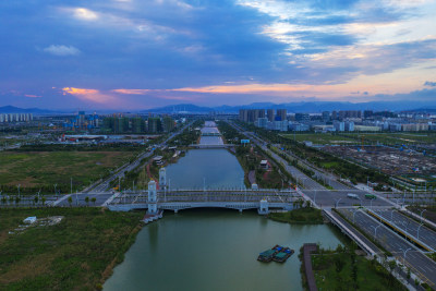 远景朝西方向