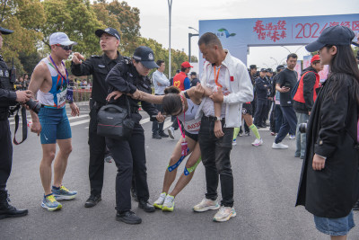 紧急帮扶