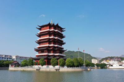 河面仰拍伯温楼
