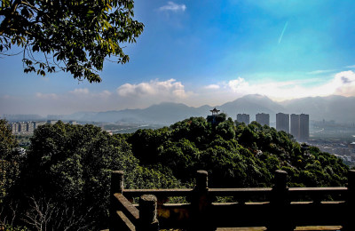 凤凰山上好风光
