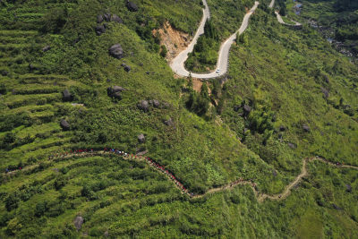 重走红军路  忆苦又思甜