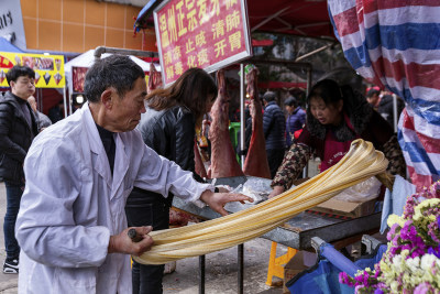 《会市掠影》组照之五