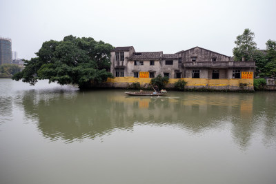 《塘河边的生活》组照之二