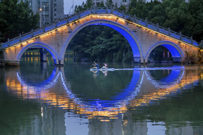 《塘河夜画》组照之五