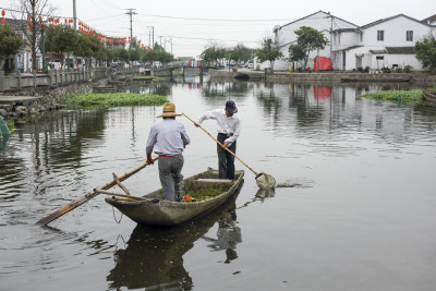 《日常河道清理》组照之四