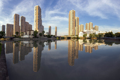 《塘河畔新居》组照之六