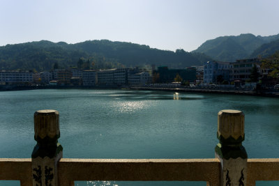 悠悠碧水