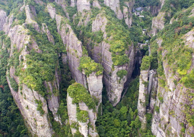 绿色雁荡山灵岩景区