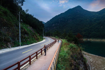 《青山绿水泽雅步行观光道英姿》组图1