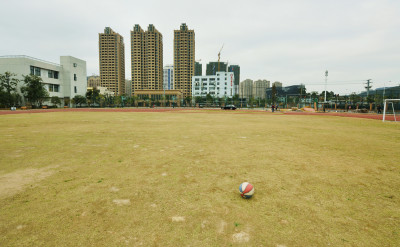 瓯海区外国语学校小学分校组照之五（球场）