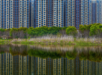 瓯江口新区地处东海与瓯江的交汇处，是温州中心城市主拓展区和温州沿海产业带核心区。作为一个新兴发展的城