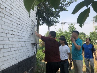 6月12日，根据正定县要求，关闭的“散乱污”企业要求落实“两断三清”，京津冀地区大气强化督查组人员于