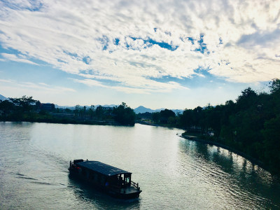 舟行云水间 组照之三