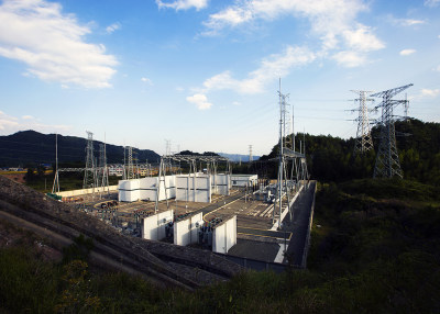 《新建家乡变电站》组照之三