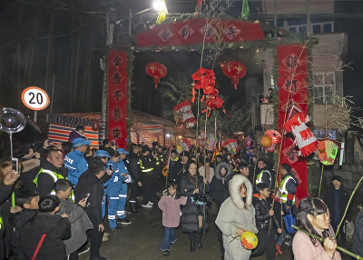 周岙桃灯保健康组照之3