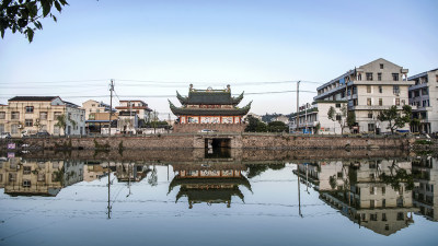 美丽护城河八