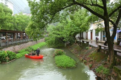 河管清理水面垃圾