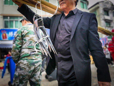 集市选中了农用产品