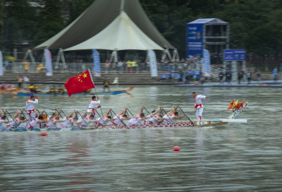 世界名校瓯海龙舟赛- 红旗飘扬