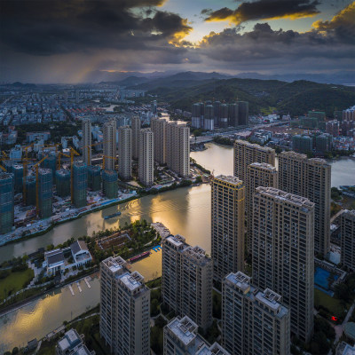 汇昌河畔美景多