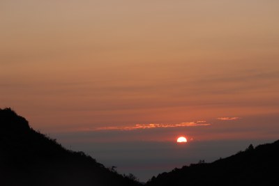 琦云山日出