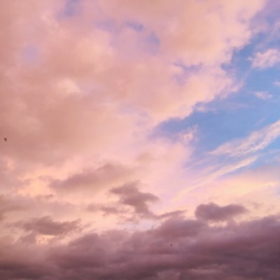 粉蓝色调的天空