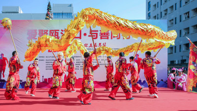 《开门红》组照7