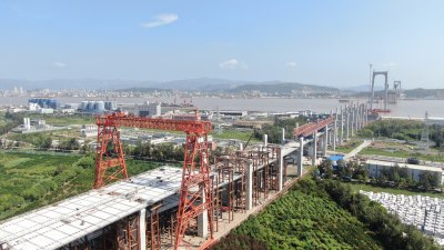 建设中的瓯江北口大桥（灵昆方向）
