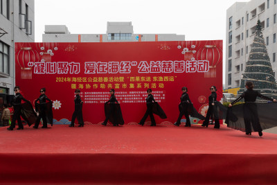 《台上台下的风采》（组照之四）