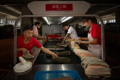 《智能与手工相结合》（组照之六）