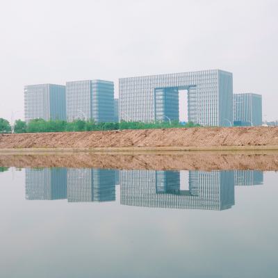 发展大楼水中倒影