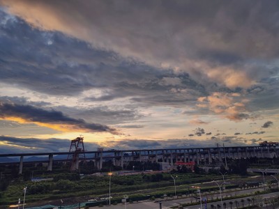 “烟花涌现”——台风后美景