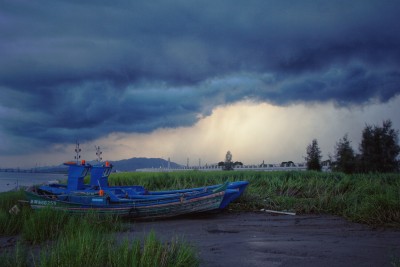 暴雨前夕的老码头